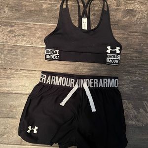 Under Armour.  Girls size XS.   EUC.